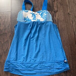 🦄 Lululemon: Classic top. Like new